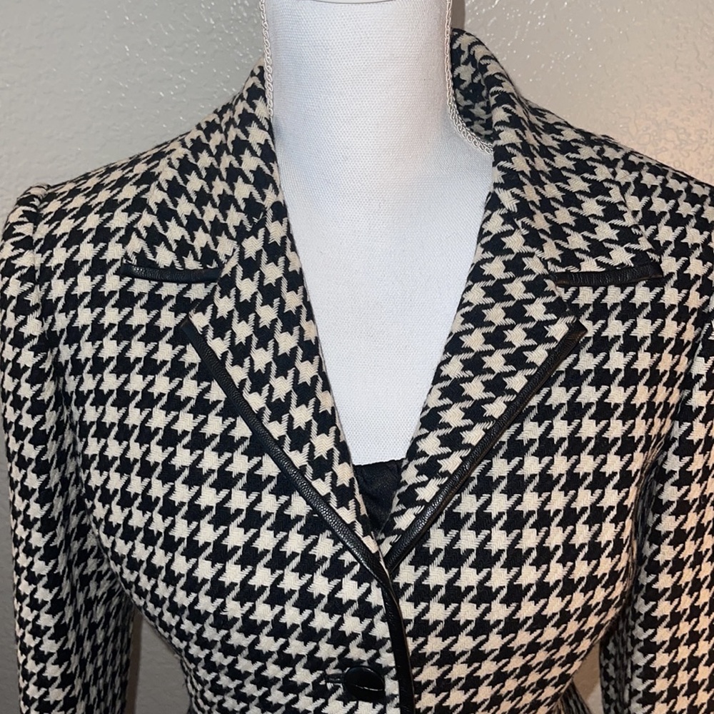 Tweed jacket - Picture 2 of 4